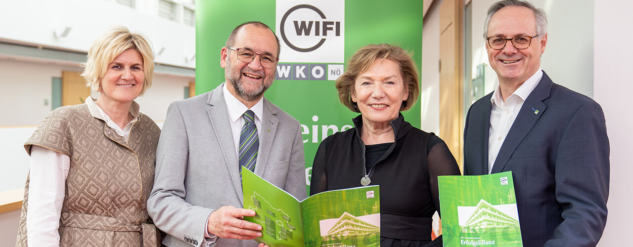 Präsentierten die WIFI-Erfolgsbilanz: Direktor-Stellvertreterin Mag. Alexandra Höfer, WIFI-Kurator KommR Gottfried Wieland, WKNÖ-Präsidentin Sonja Zwazl, WIFI-Institutsleiter Mag. Andreas Hartl. Foto: © Josef Bollwein Präsentation der WIFI-Erfolgsbilanz 2019