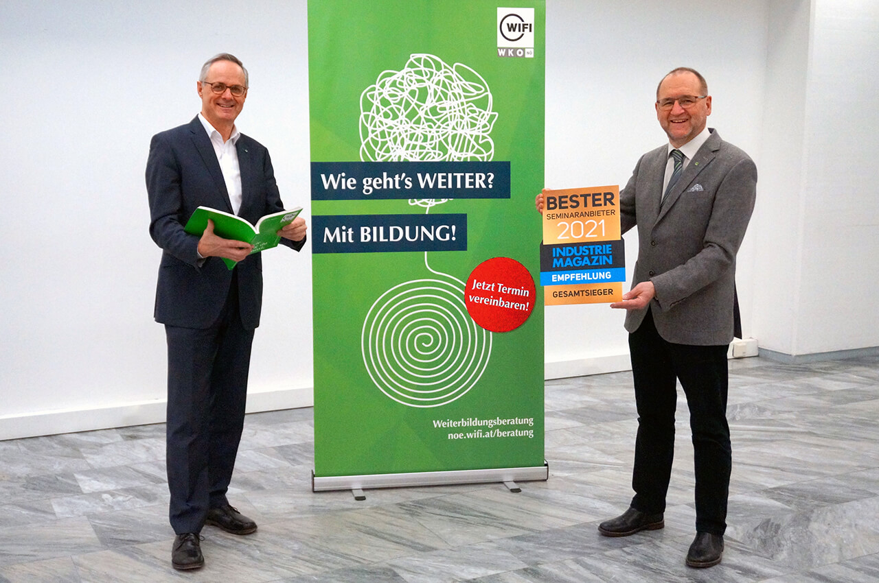 V.l.: WIFI NÖ-Institutsleiter Andreas Hartl und WIFI NÖ-Kurator Gottfried Wieland freuen sich über die Auszeichnung. Foto: Labenbacher Bester Seminaranbieter 2021, Industriemagazin