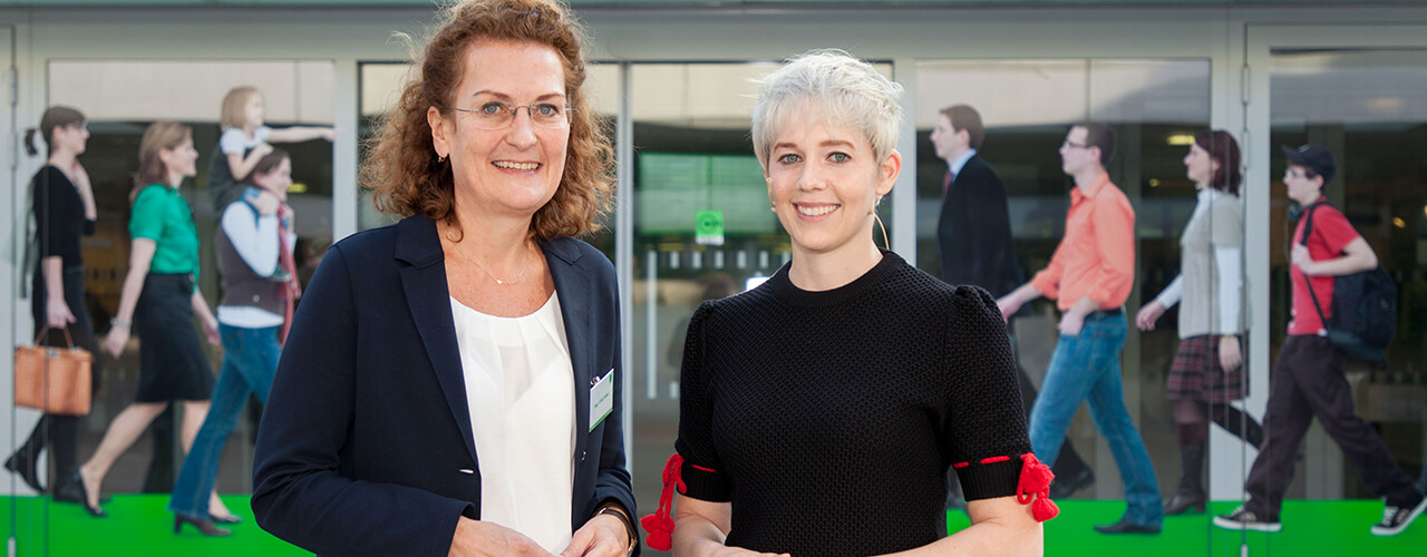 WIFI-Produktmanagerin Mag. Ulrike Weber mit Dr. Steffi Burkhart Seminarhighlight mit Steffi Burkhart, Ausbilderkongress