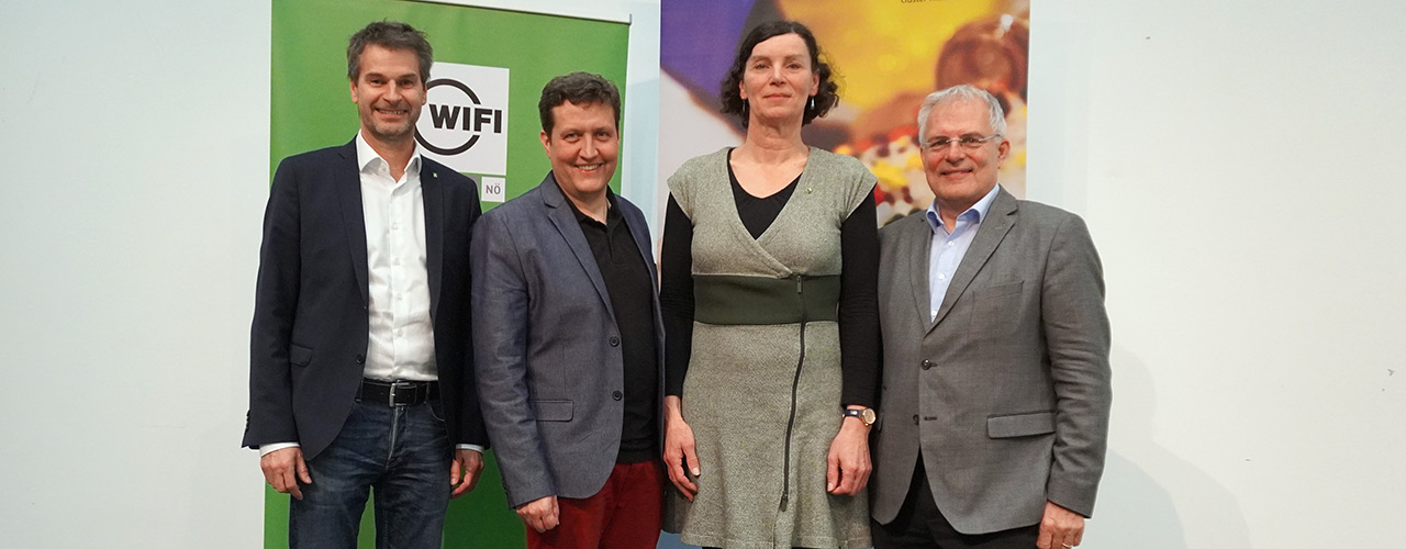 v.l.n.r.: WIFI-Produktmanager Ing. Peter Krippl, DI Mag. Johann Zimmermann (NaKu), Dipl.-Ing. Dr. Ines Fritz (BOKU Wien, Institut für Umweltbiotechnologie), Ing. Harald Bleier (Team Cluster NÖ ecoplus NÖ) WIFI-Technologiegespräch Biologische Kunststoffe
