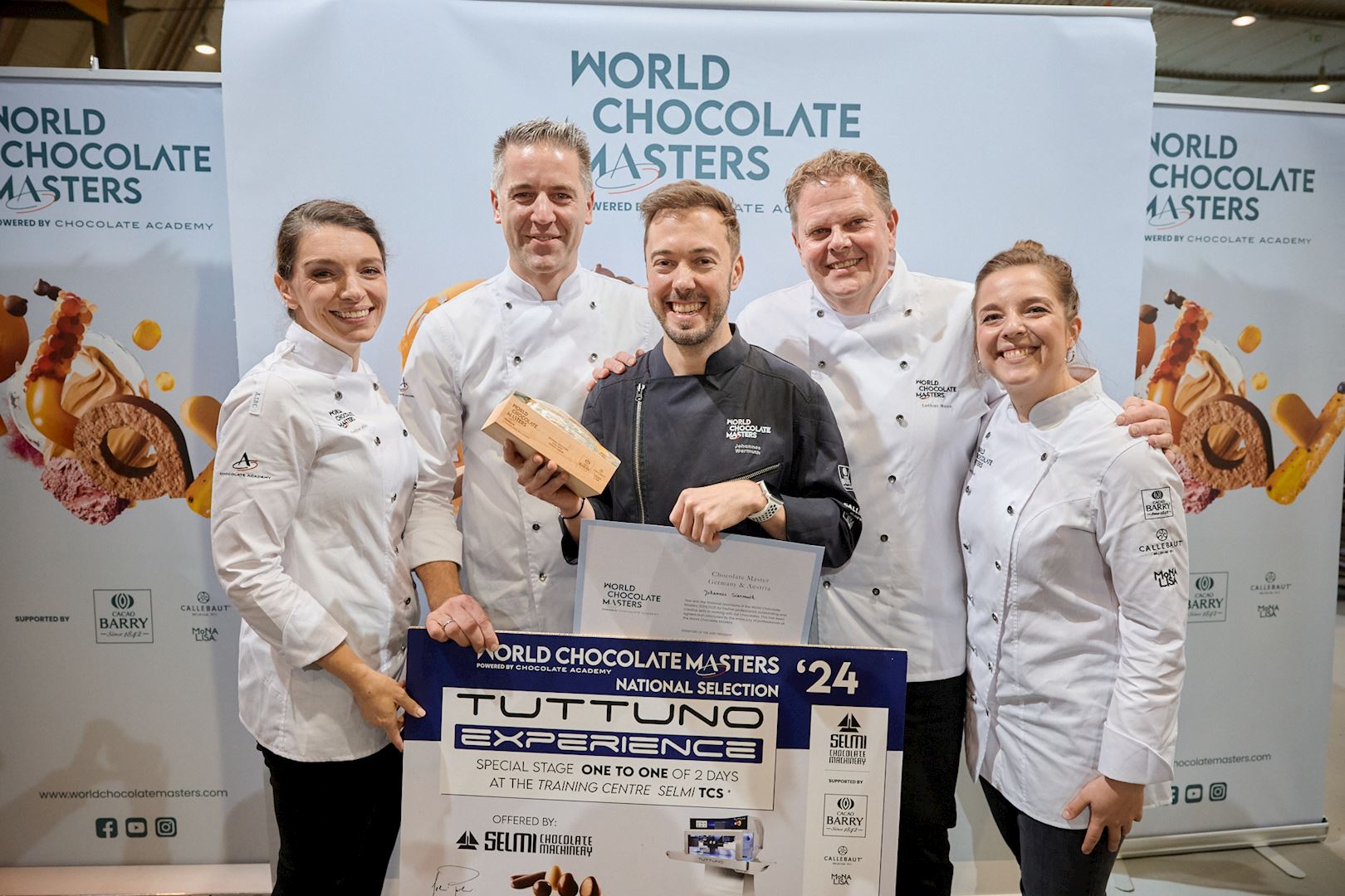 Johannes Warmuth bei den World Chocolate Masters (Fotocredit: Chocolate Academy Köln) /images/wp_noe/blog_galeries/WCM-2025-Central-Europe_NK33001_Awards.jpeg